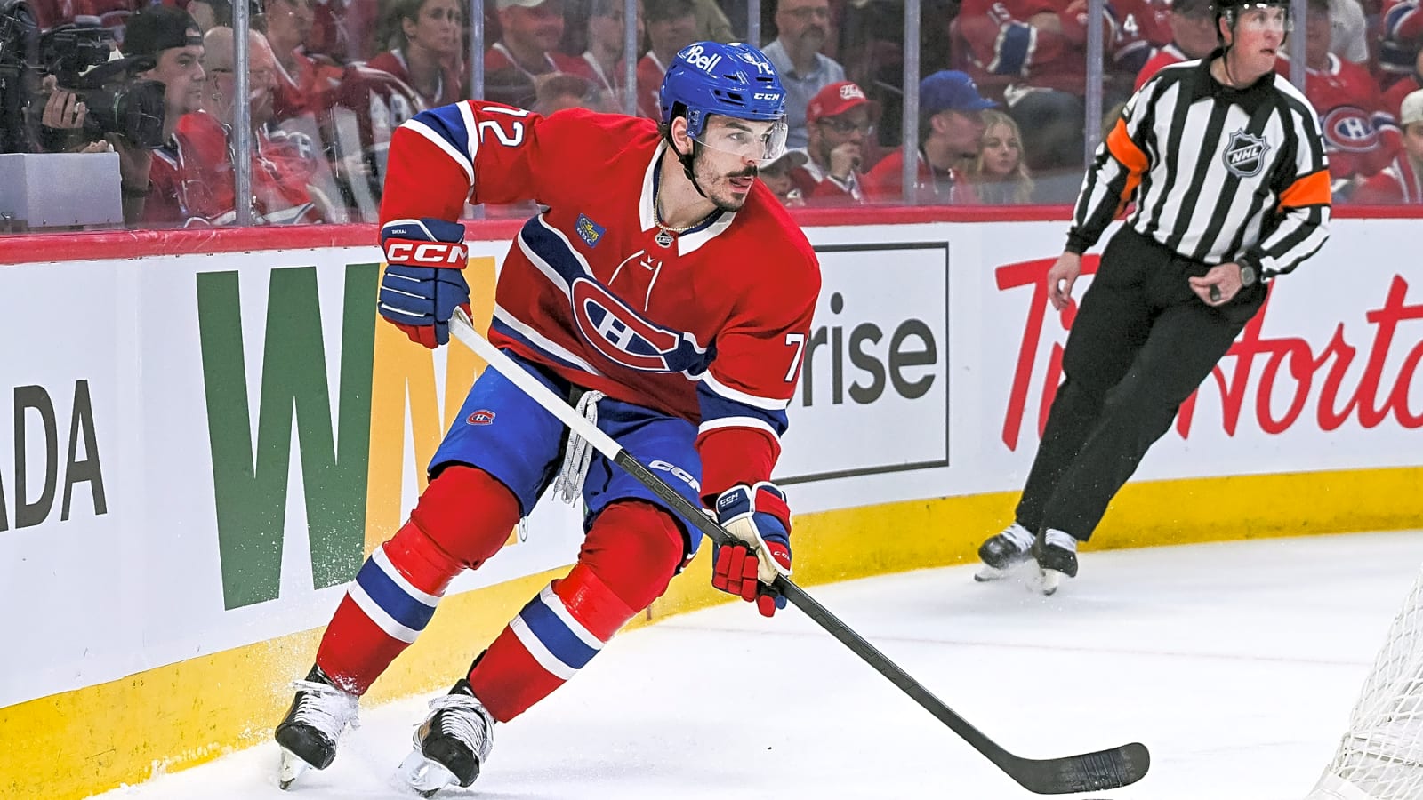 Arber Xhekaj Signs Contract with the Canadiens