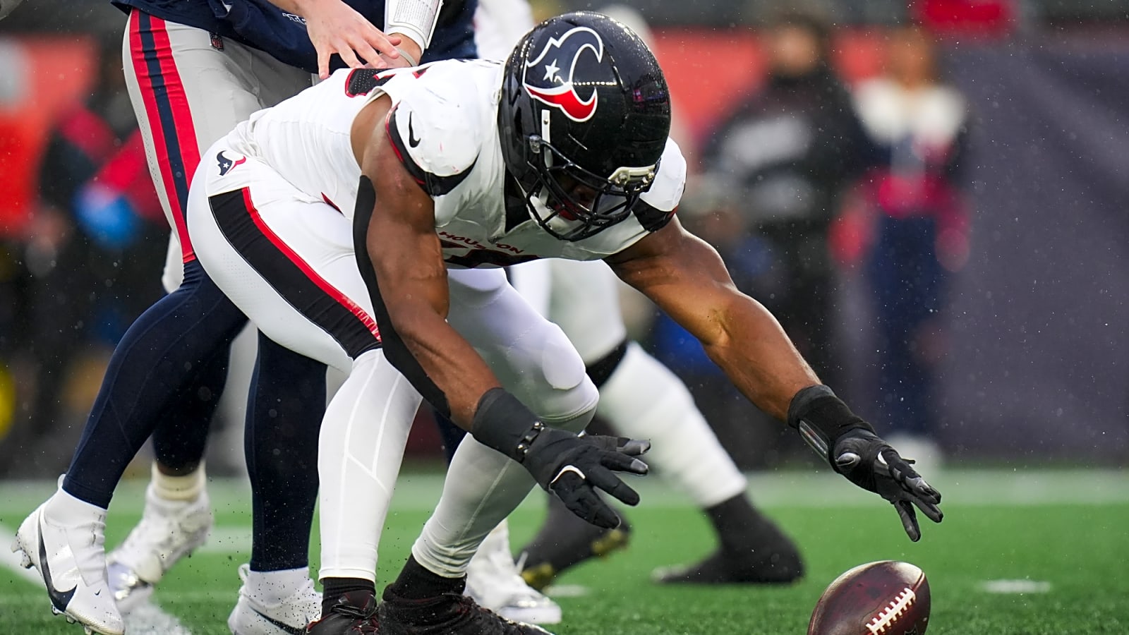 Danielle Hunter breaks the bank, and that’s not all