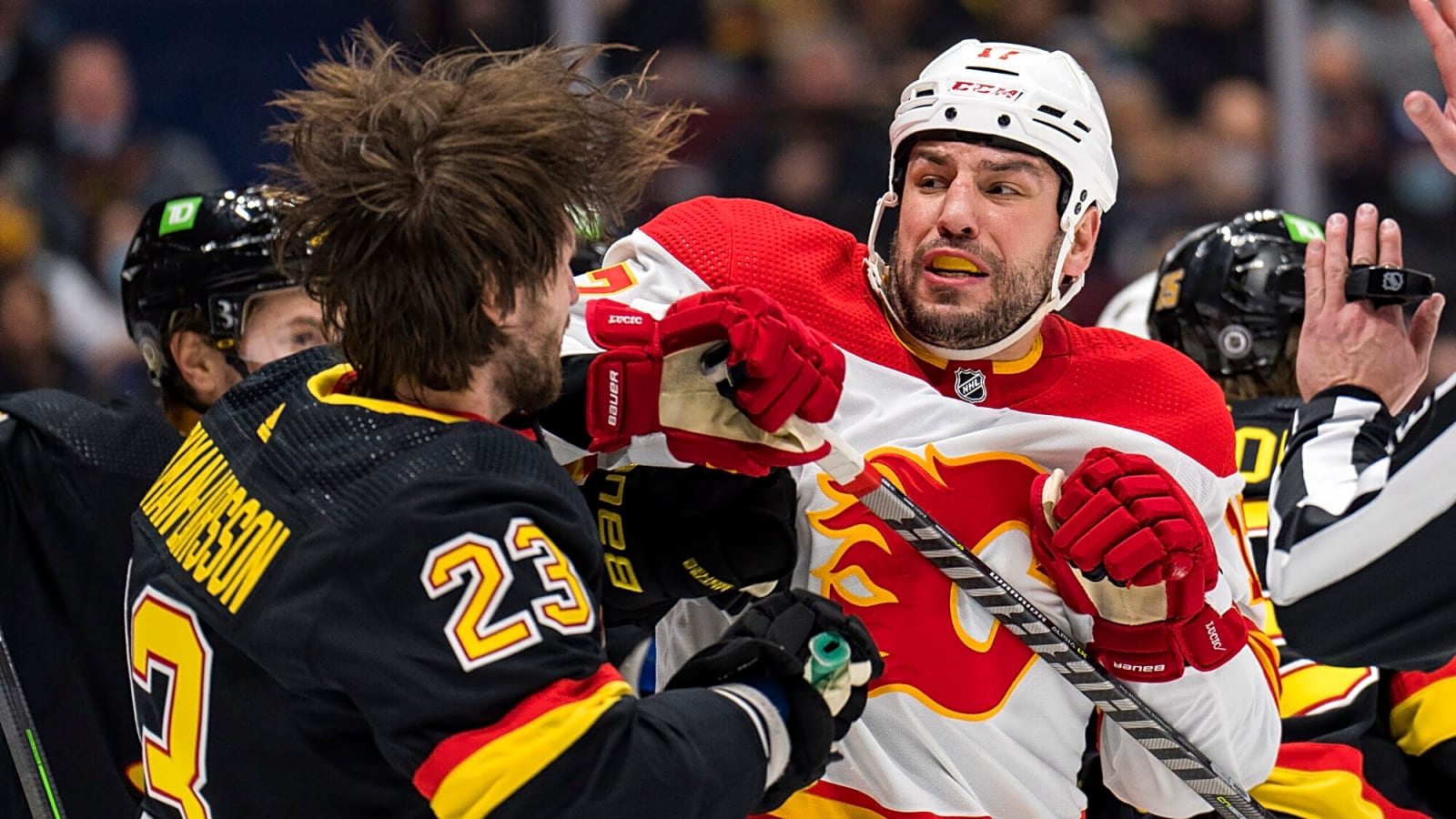 NHL Notebook: Milan Lucic signs PTO with Blues, Avalanche sign Victor Olofsson