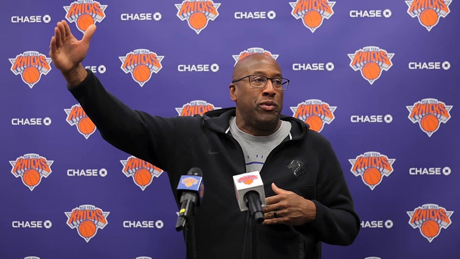 Surprising Frontrunner Emerges For Knicks’ Final Roster Spot