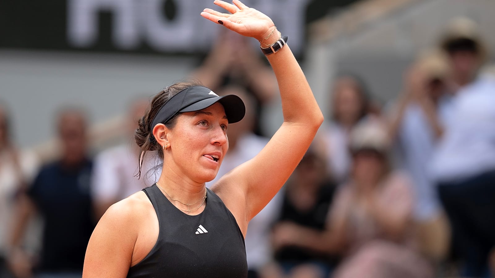 Jessica Pegula mounts comeback against Marketa Vondrousova, reaches Roland Garros fourth round