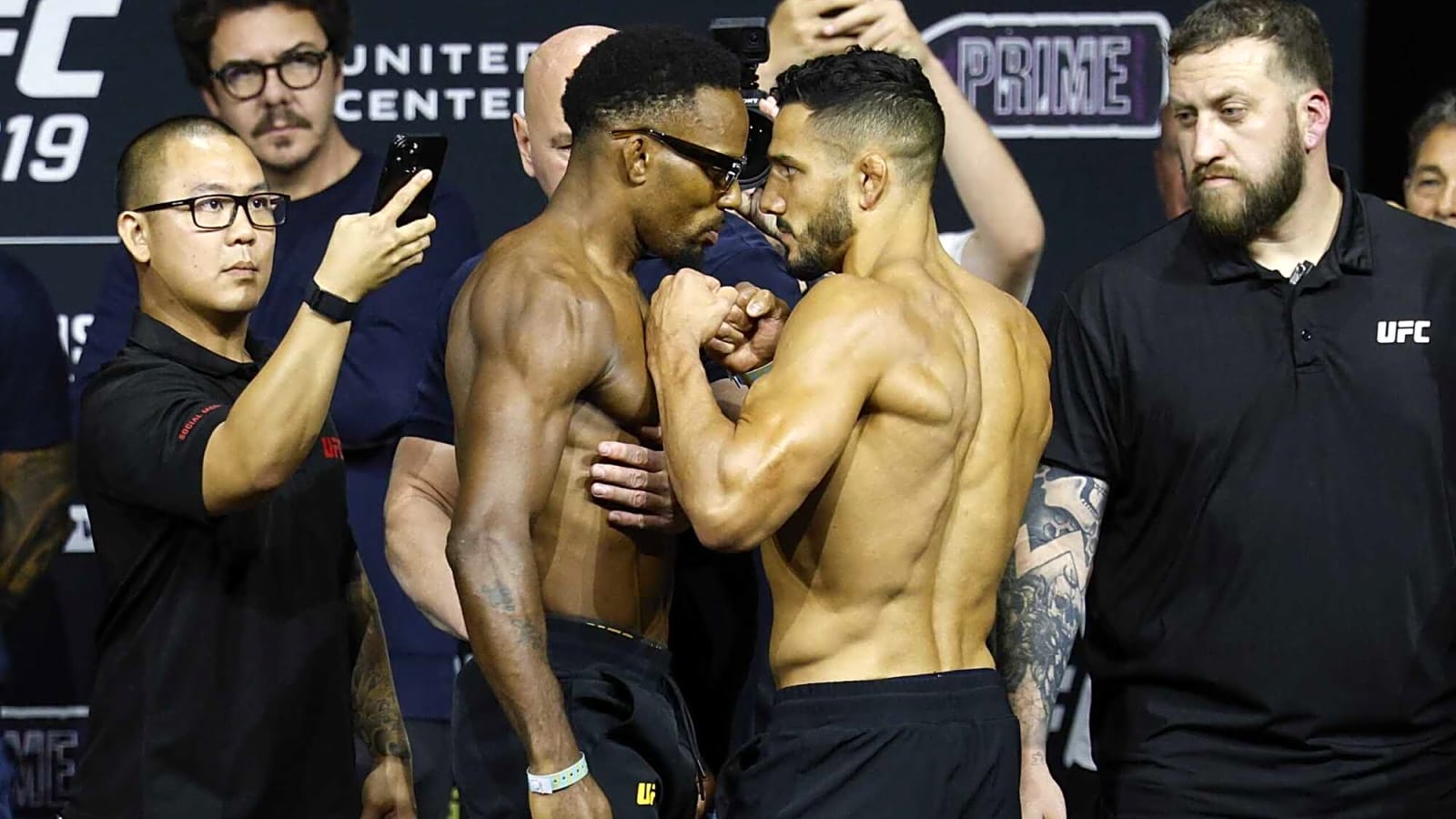 UFC 319 Results: Lerone Murphy Dominates Aaron Pico With Spinning Back Elbow