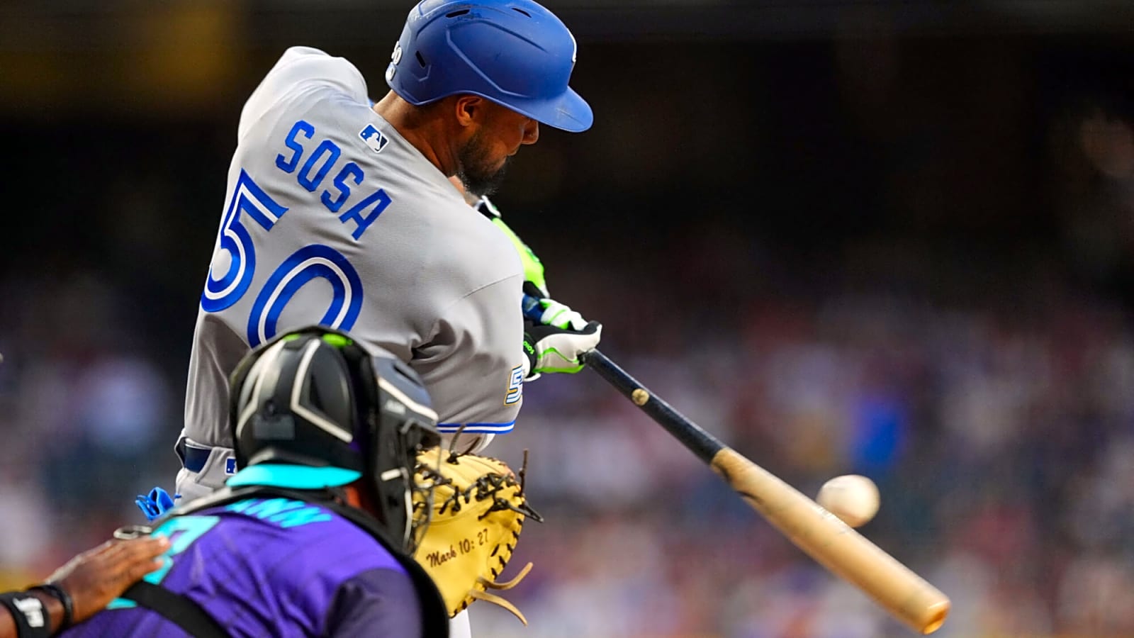 Report: Blue Jays release Lenyn Sosa