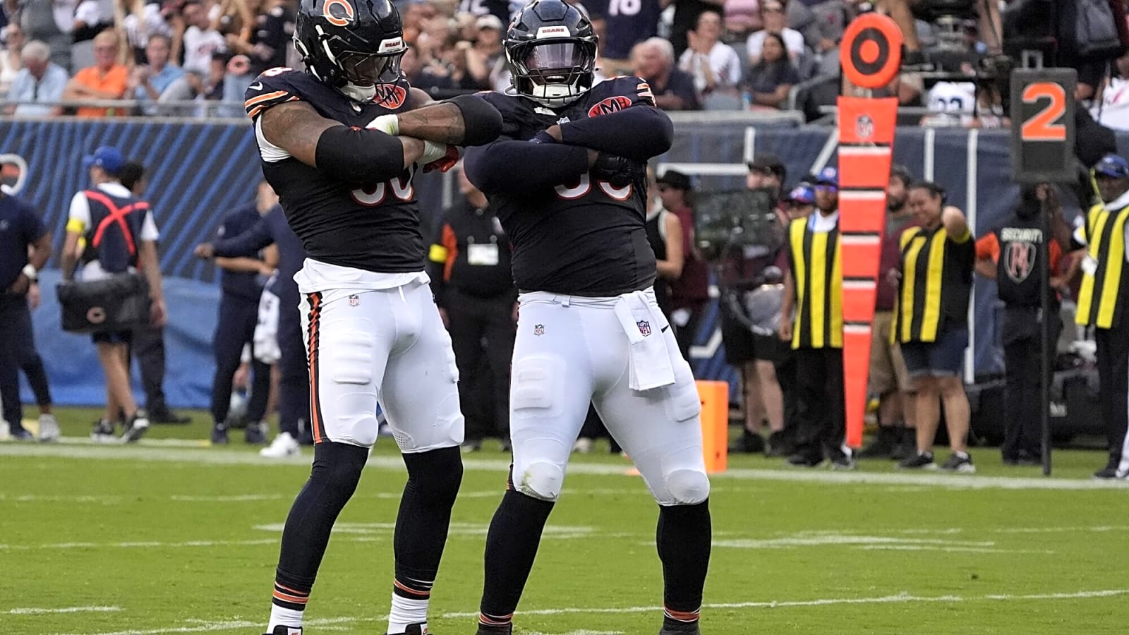 Chicago Bears: trade news disputed on young defensive star