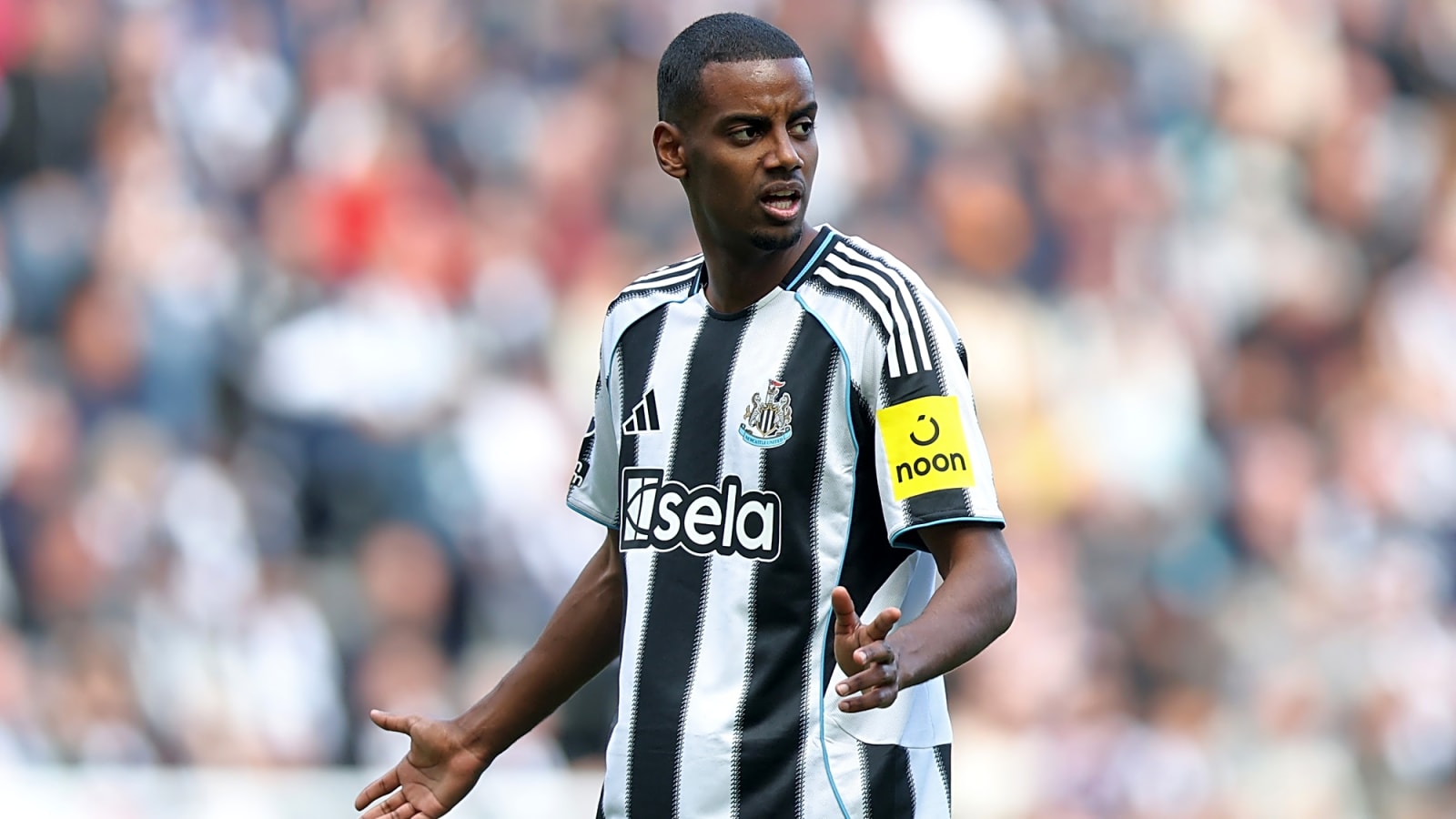 ‘Complex character’ – Journalist shares insight into what Alexander Isak is like behind the scenes