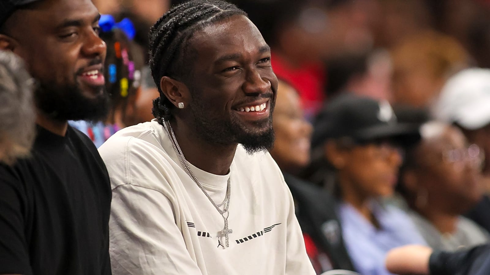  Phoenix Suns trade for Charlotte Hornets C Mark Williams for two 1st-round pick