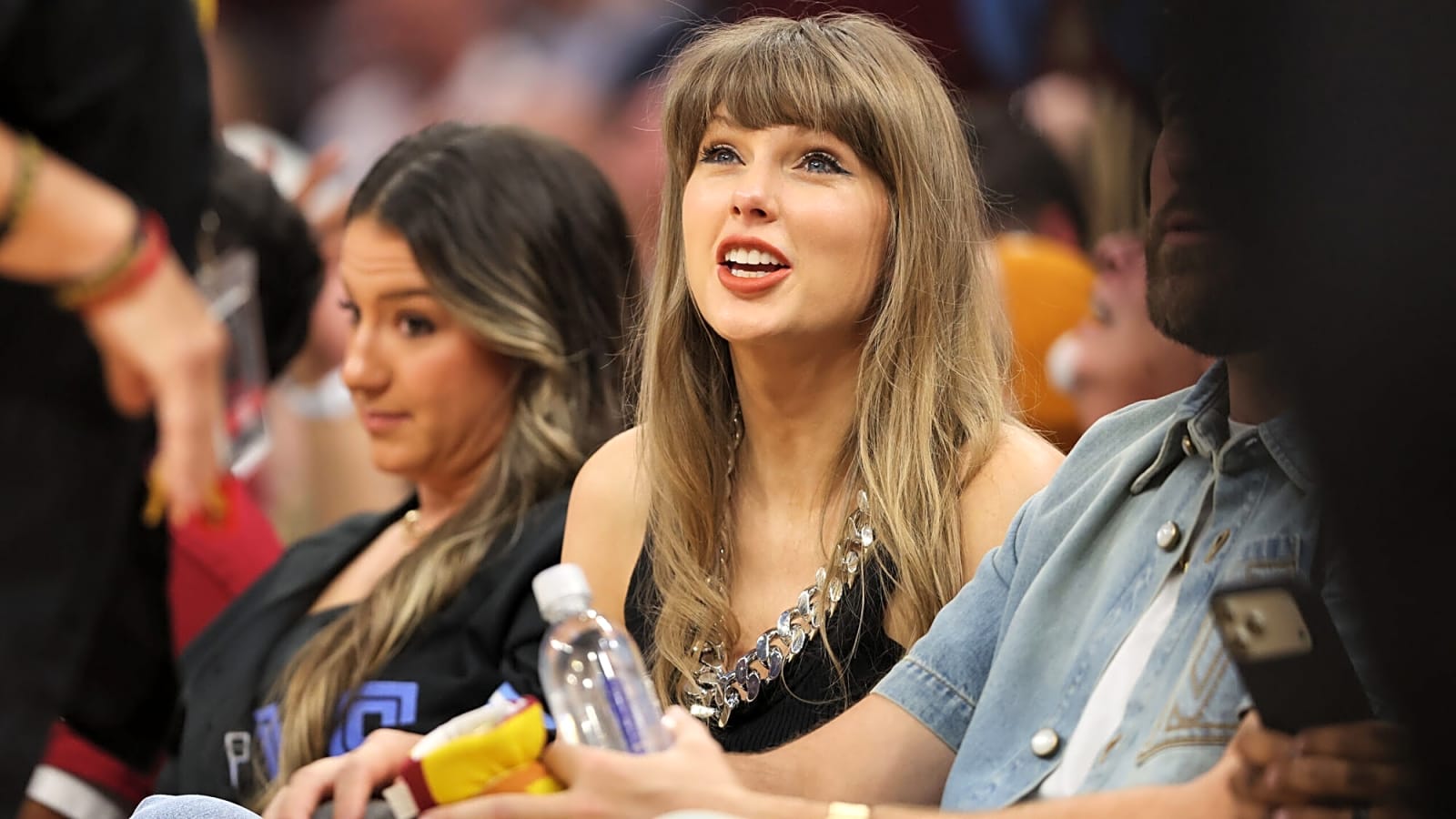Taylor Swift Breaks Silence On Travis Kelce When ‘Everyone Turned Against’ Her