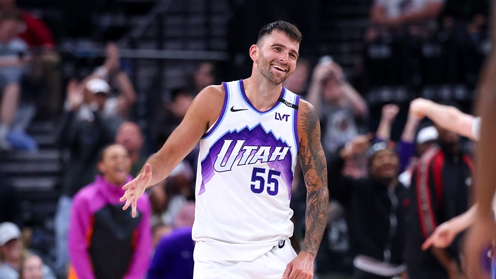 New York Knicks sign veteran reserve John Konchar