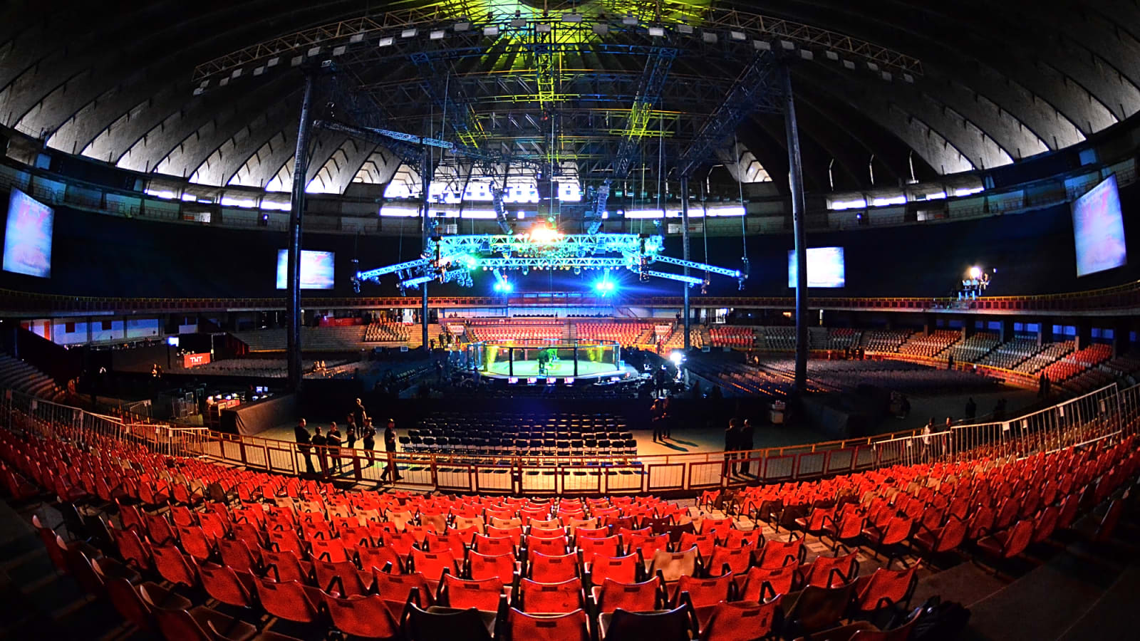 Who is Tallison Teixeira? Meet the six foot seven undefeated Brazilian tearing up the UFC