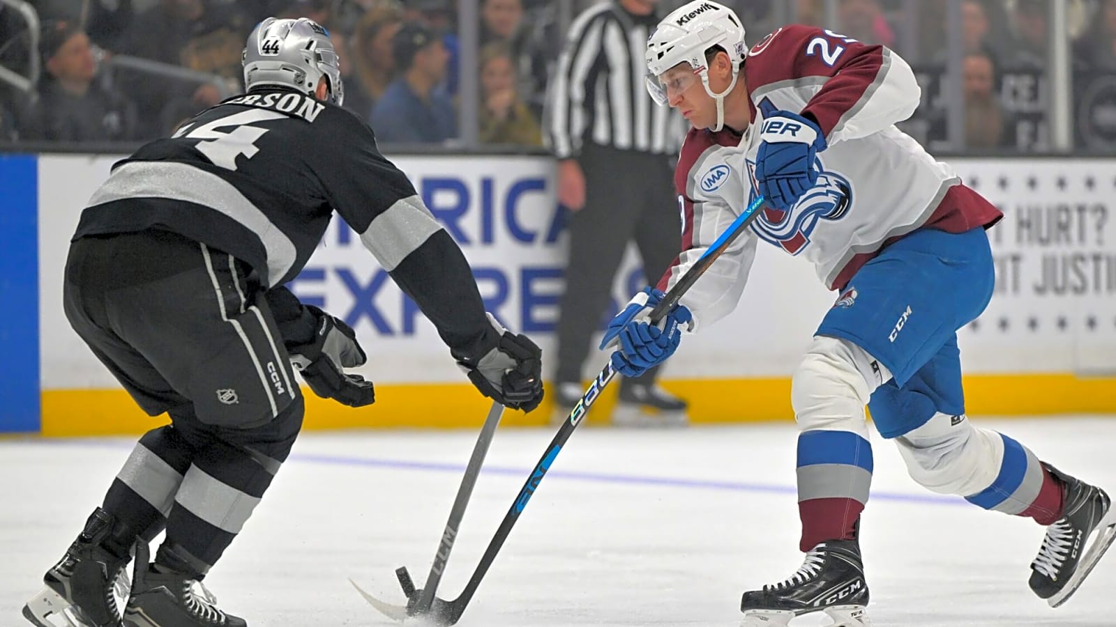 Nathan MacKinnon passes Joe Sakic to set Avalanche points record