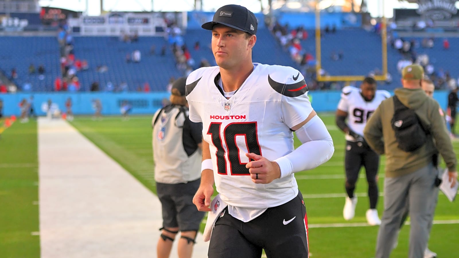 Texans defeat Titans 16-13