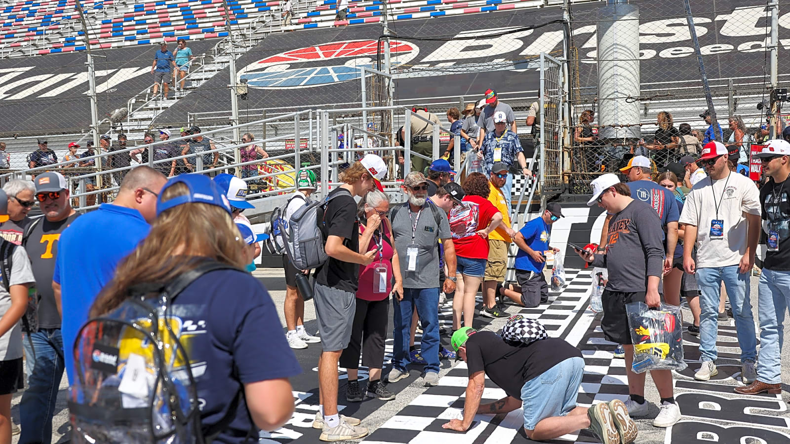 NASCAR Las Vegas Fan Guide: Tailgating, Camping, Events, Cooler Policy, Parking & Prohibitions