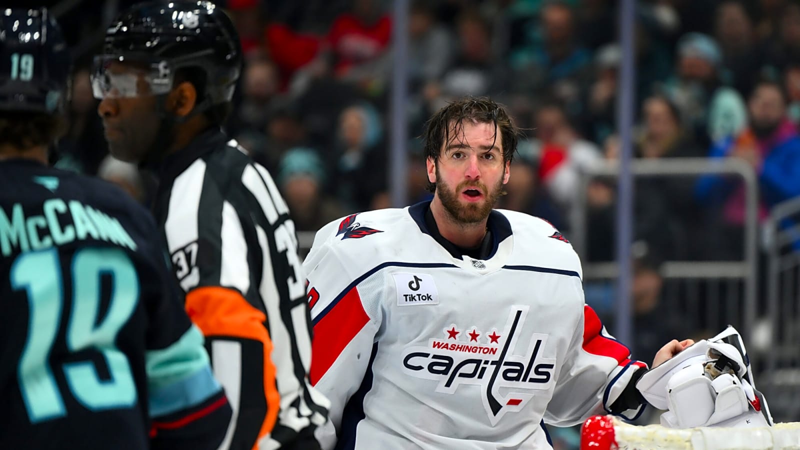 Capitals’ Logan Thompson out day-to-day with upper-body injury