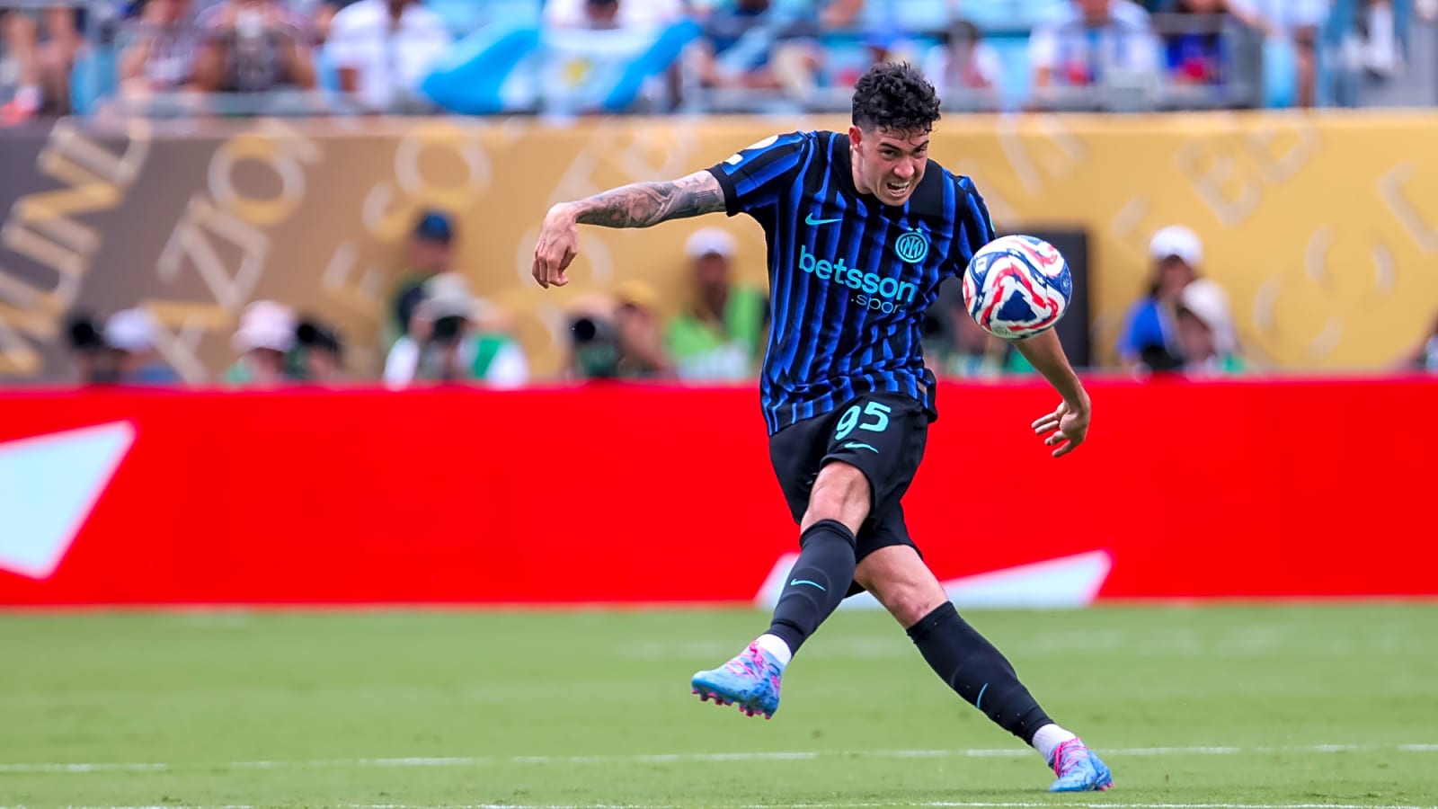 ‘Among clubs monitoring’ – Fabrizio Romano drops surprising Barcelona CB transfer news