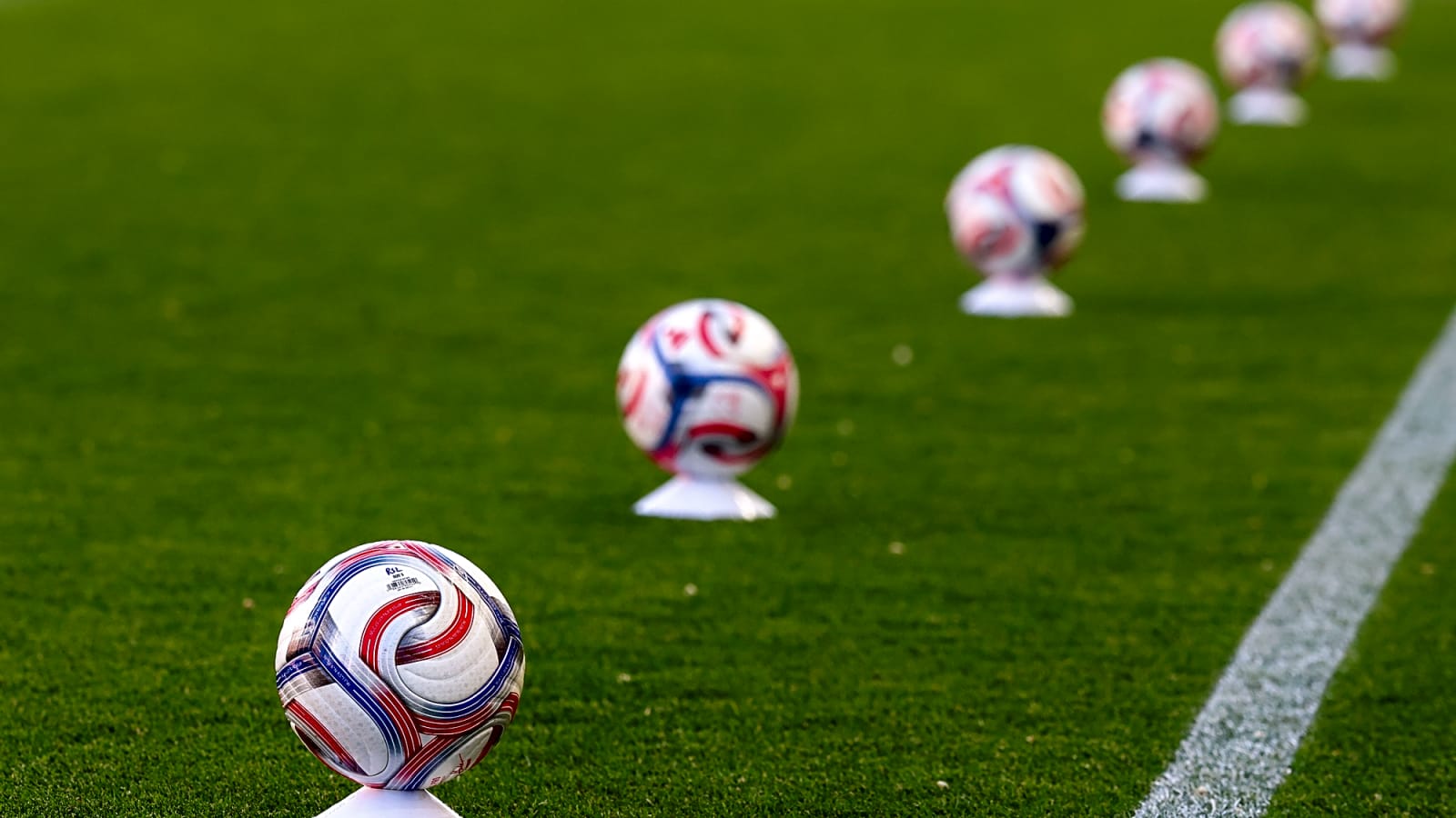 Manchester United target £50m West Ham United attacker