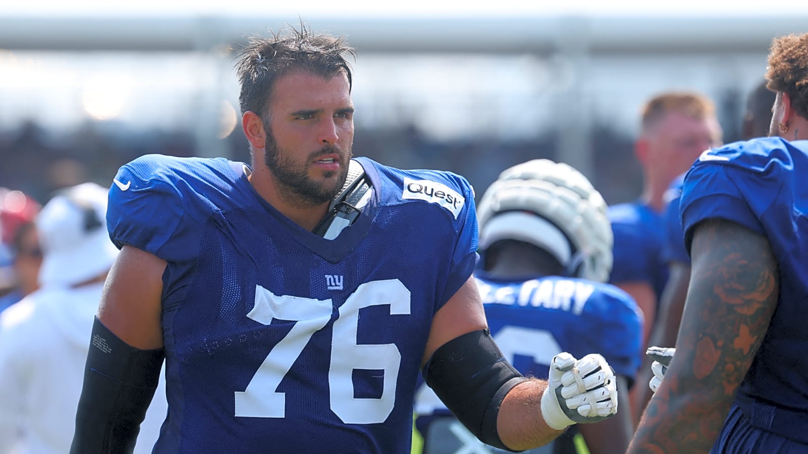 Giants Sign G Jon Runyan To 2-Year Extension