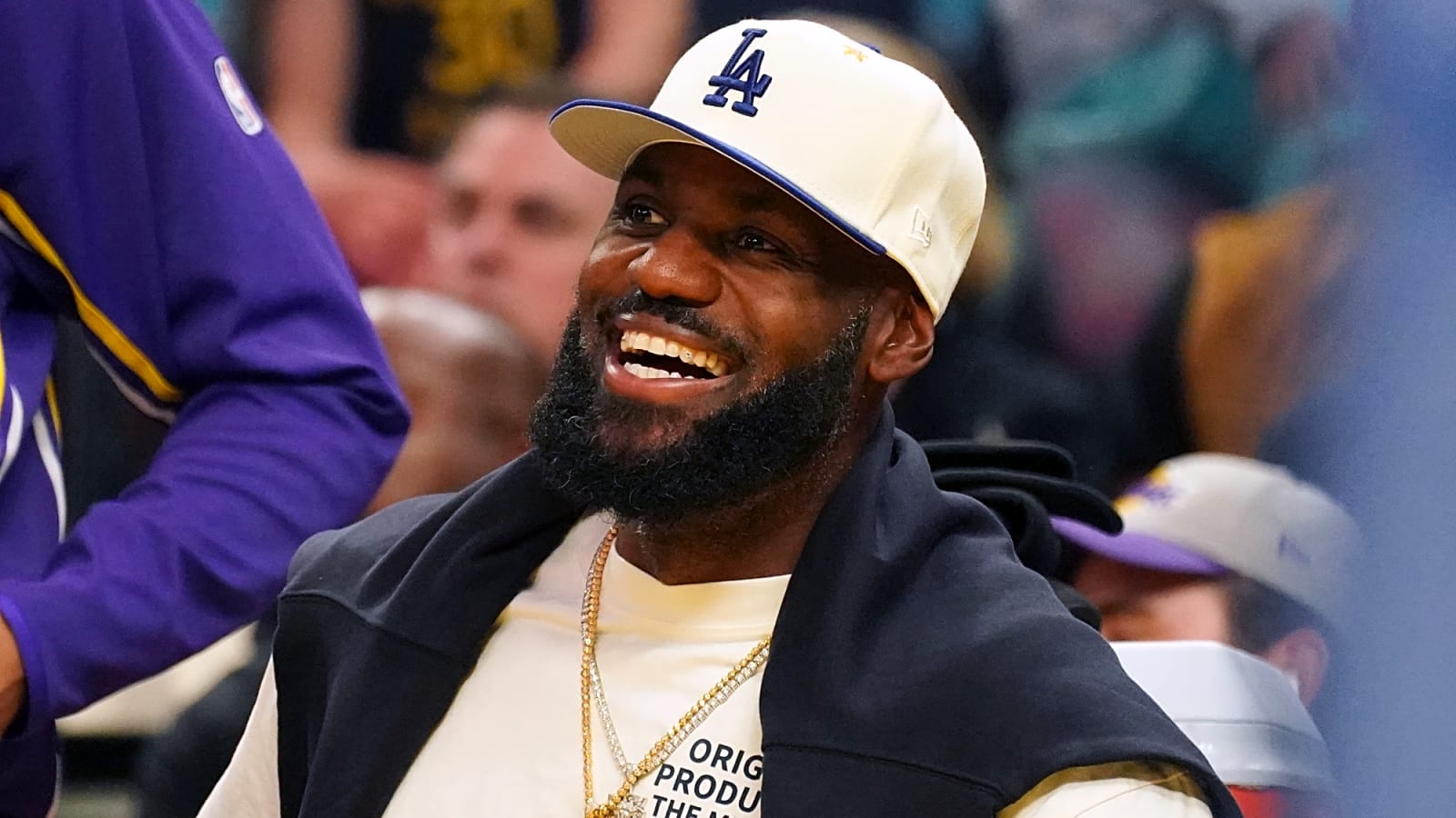 LeBron James’ post on ‘The Second Decision’ sends Lakers ticket prices soaring