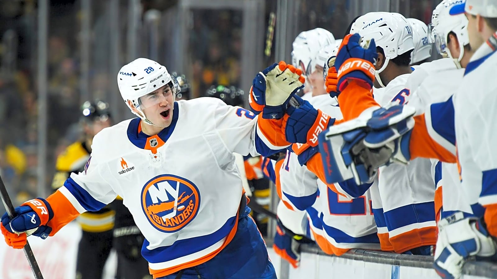 Report: Islanders sign Alexander Romanov to six-year contract extension