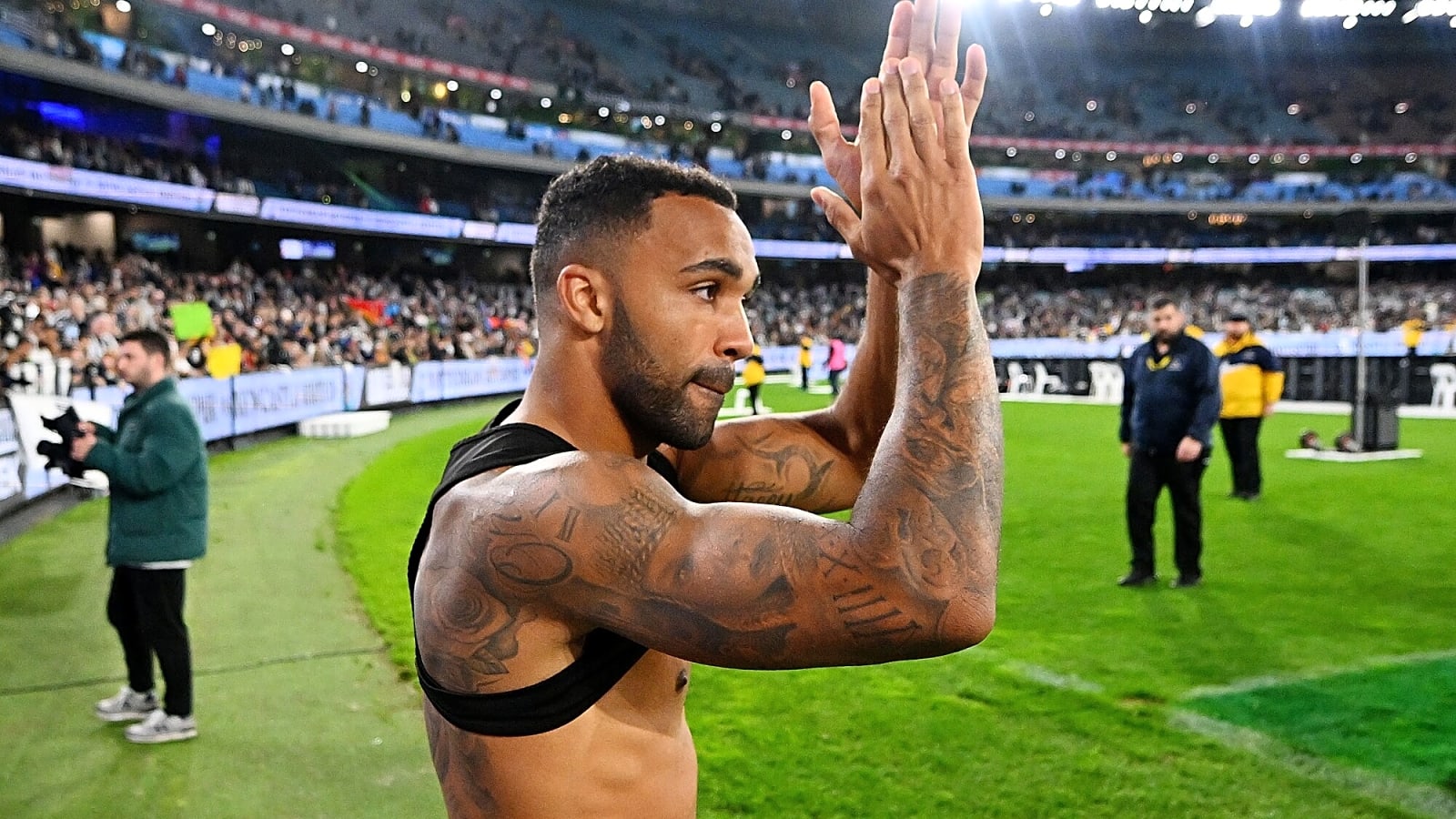 Former West Ham ace baffled by team-selection, says first-team star must 'start the game'