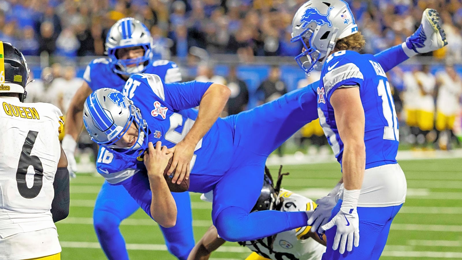 Lions lose to Steelers in controversial fashion