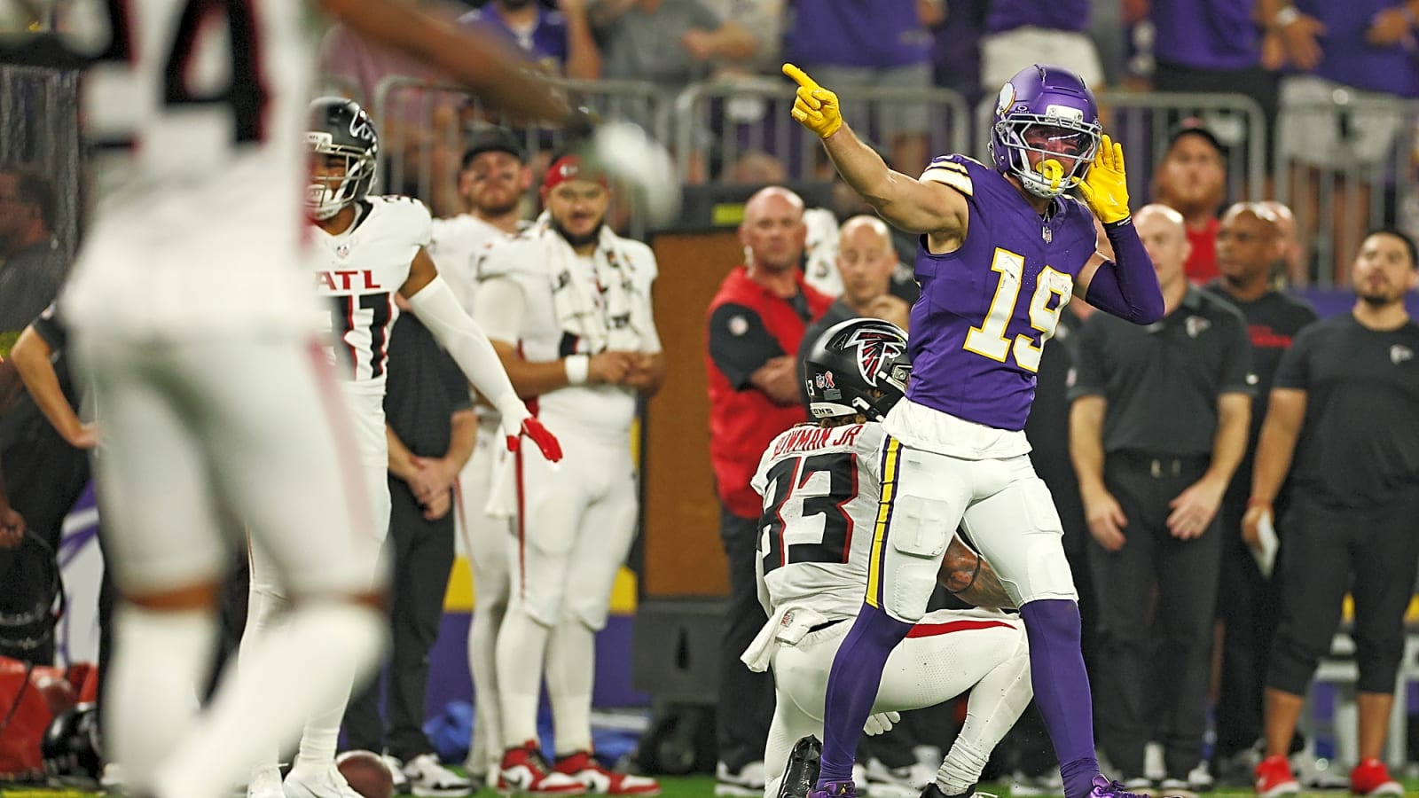 NFC Notes: Adam Thielen, Caleb Williams, Bears, Packers, Vikings
