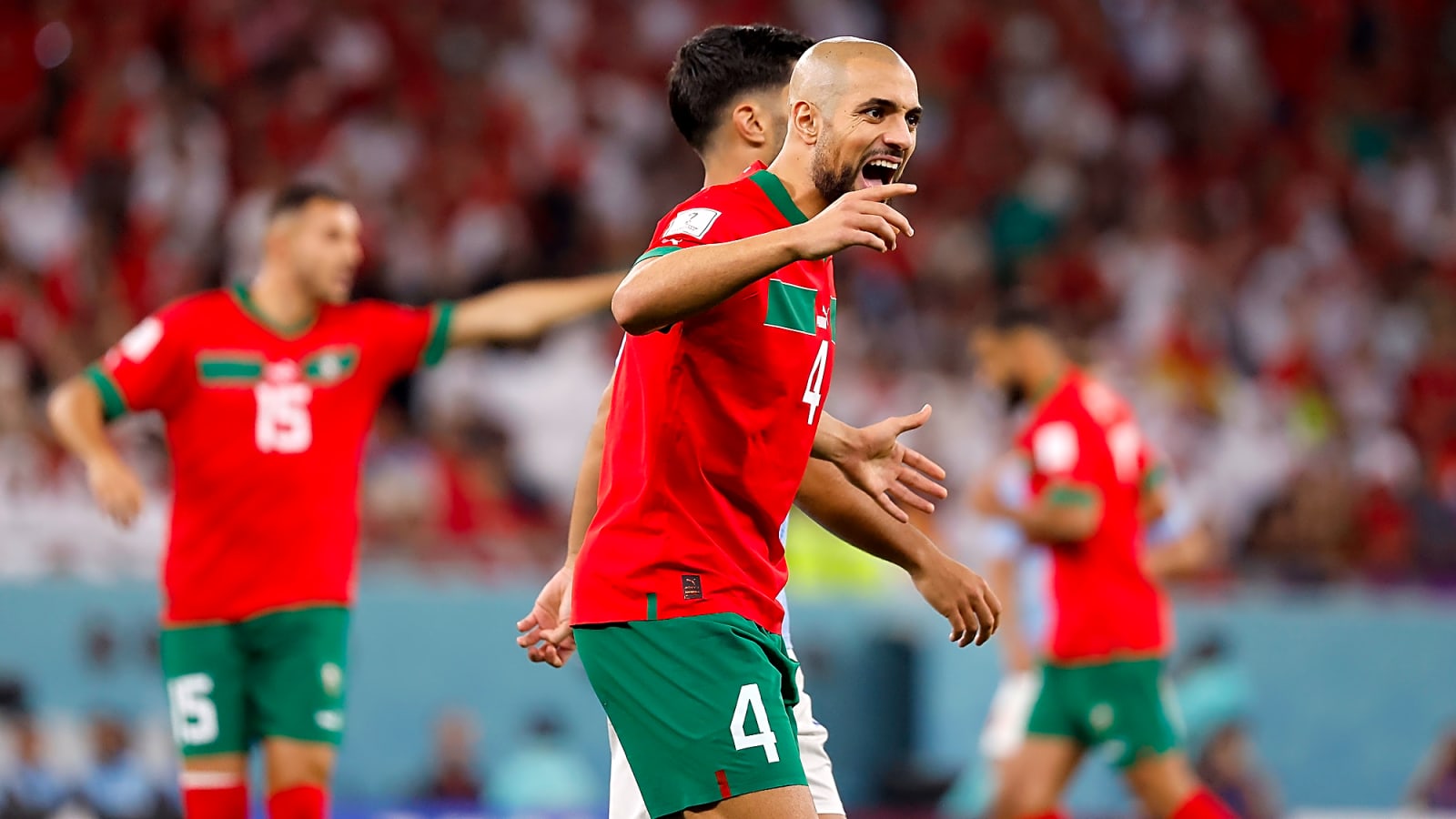 Ajax agree to sign former Manchester United midfielder