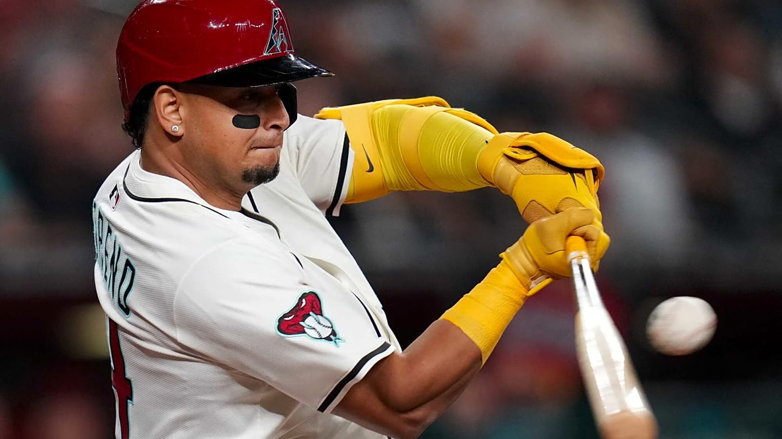 Rangers sign longtime D-Backs catcher Jose Herrera