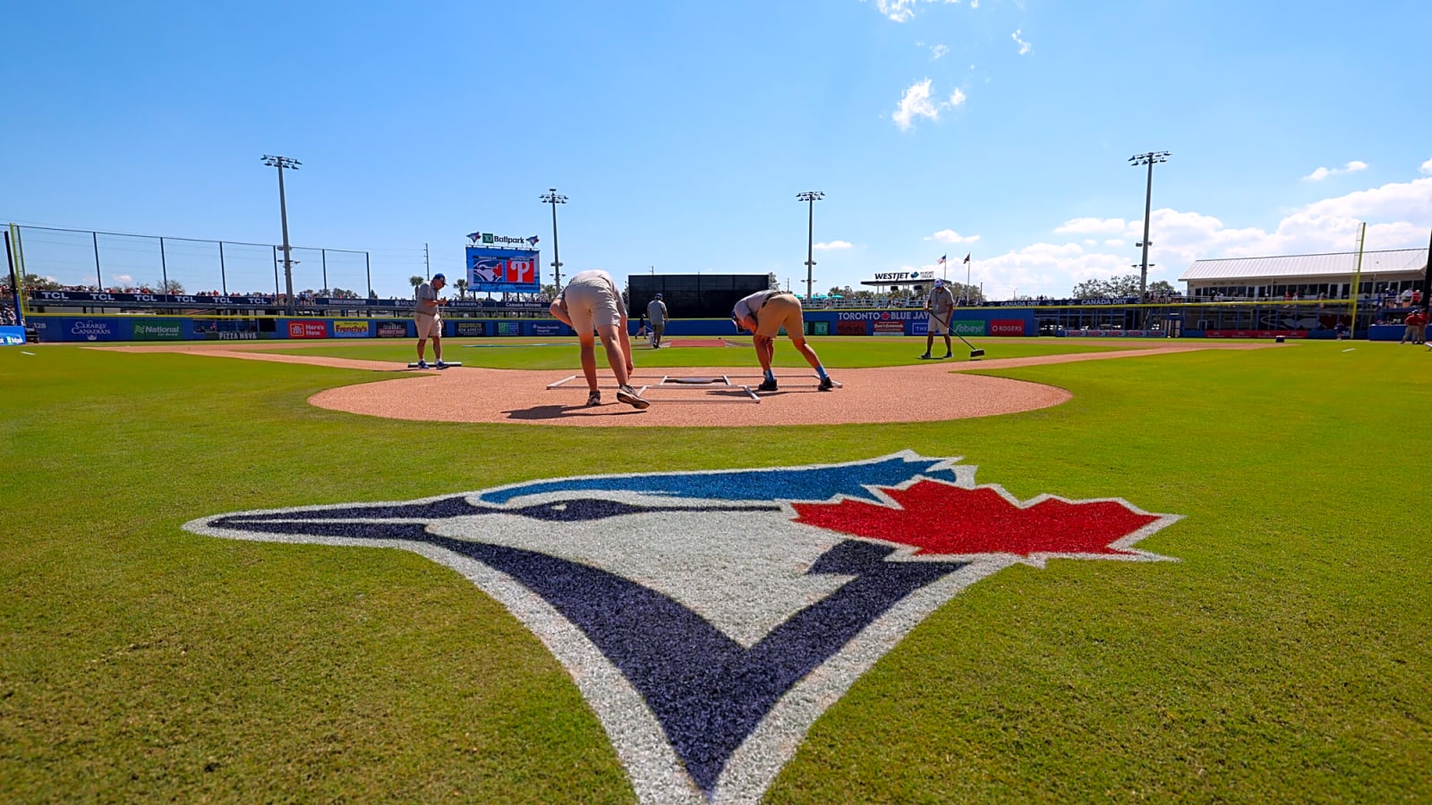 Blue Jays sign Dominican teenage catcher Isay Veras