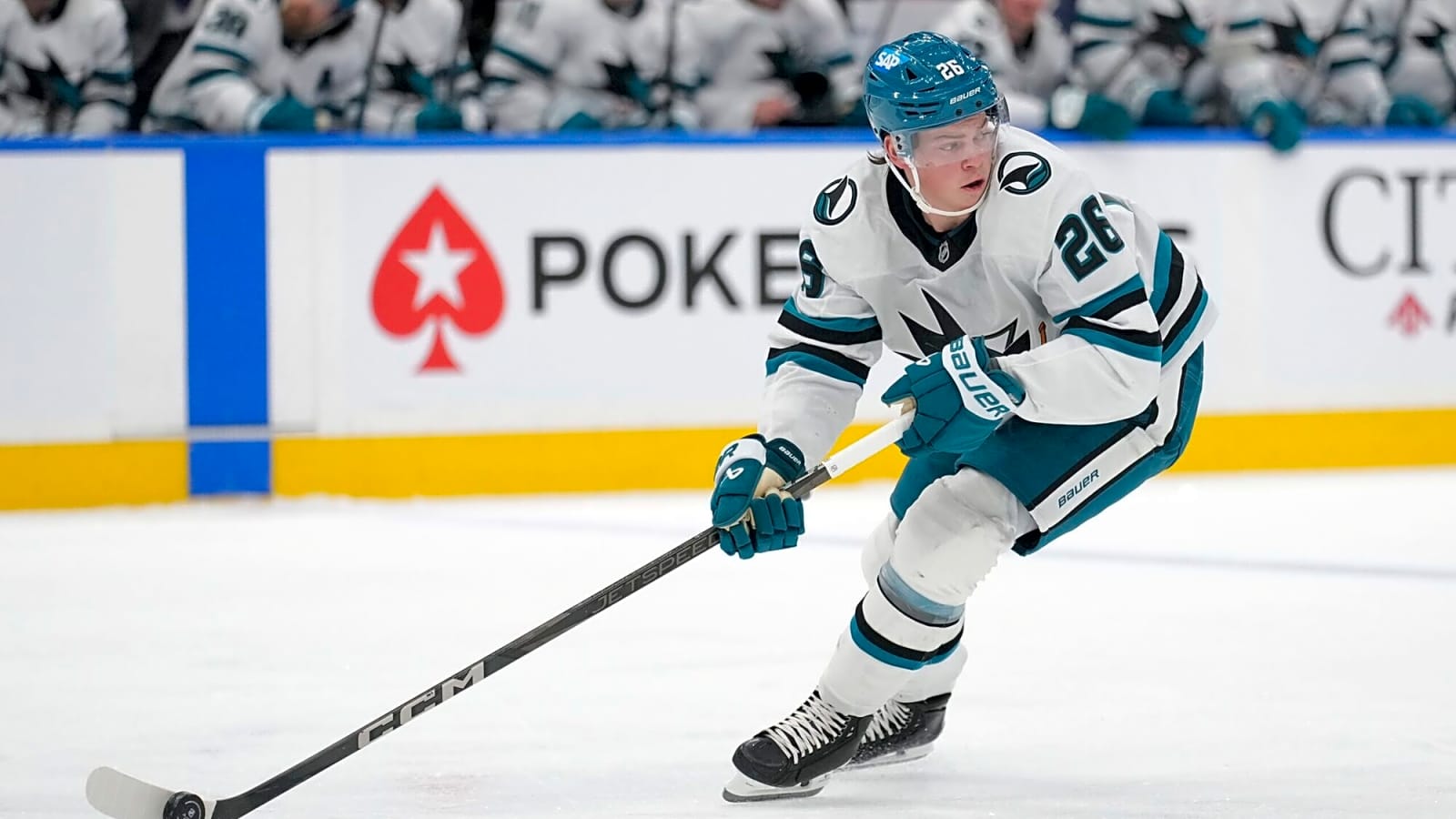 Canucks sign Jack Thompson to one-year contract