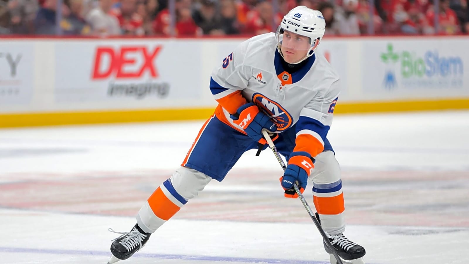Kings sign Scott Perunovich to one-year contract