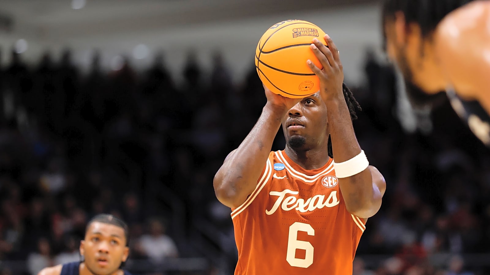 Lakers adding multiple players on Exhibit 10 training-camp deals