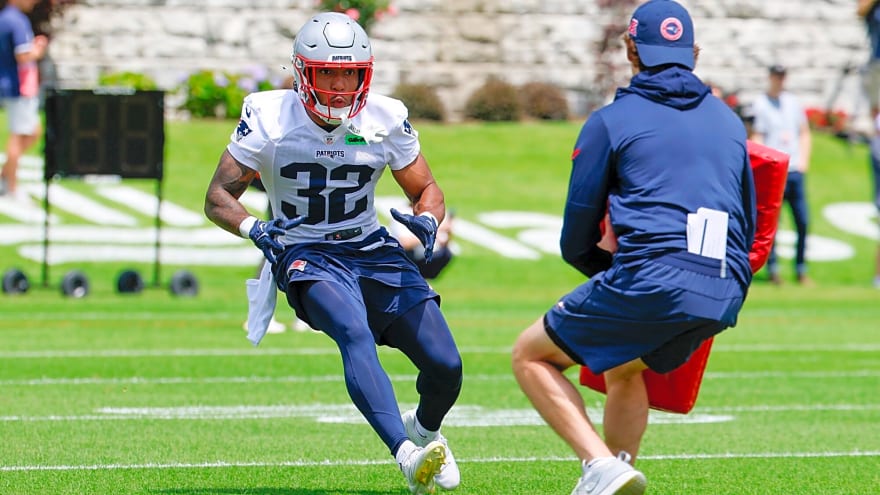 Drake Maye without crucial element of offense as contract saga continues, New England Patriots rookie holding out