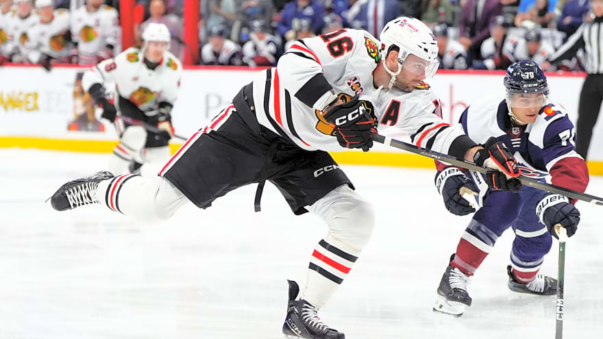 Oilers acquire Jason Dickinson, Colton Dach from Blackhawks for Mangiapane, conditional 1st round pick