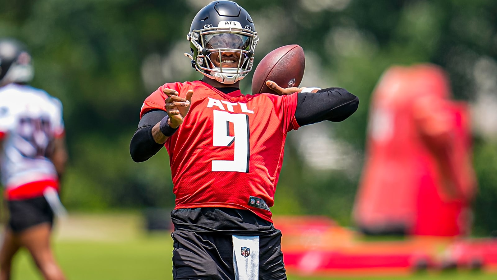 Michael Penix Jr. embraces pressure, vows to lead Falcons back to playoffs