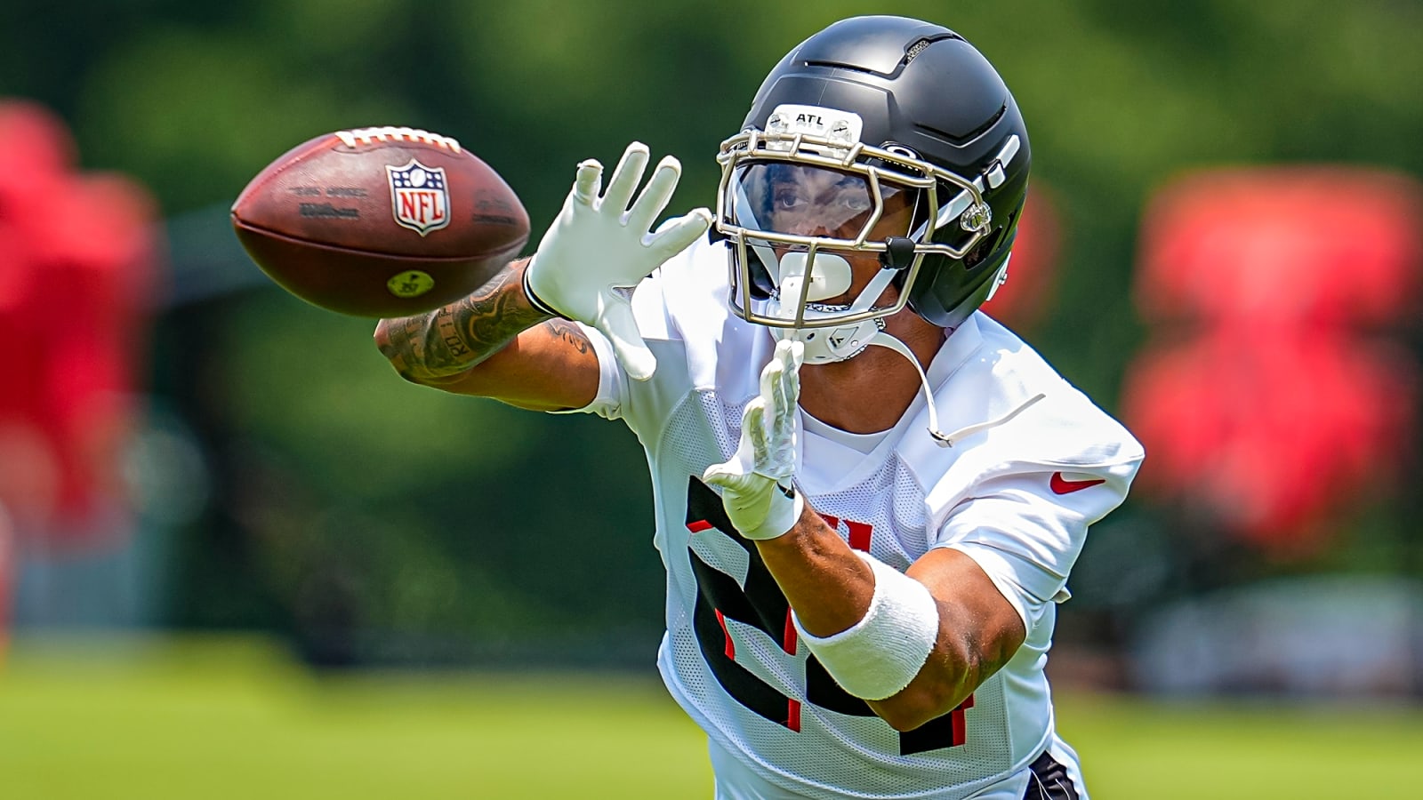 Two key Falcons return to practice, Darnell Mooney less likely to play