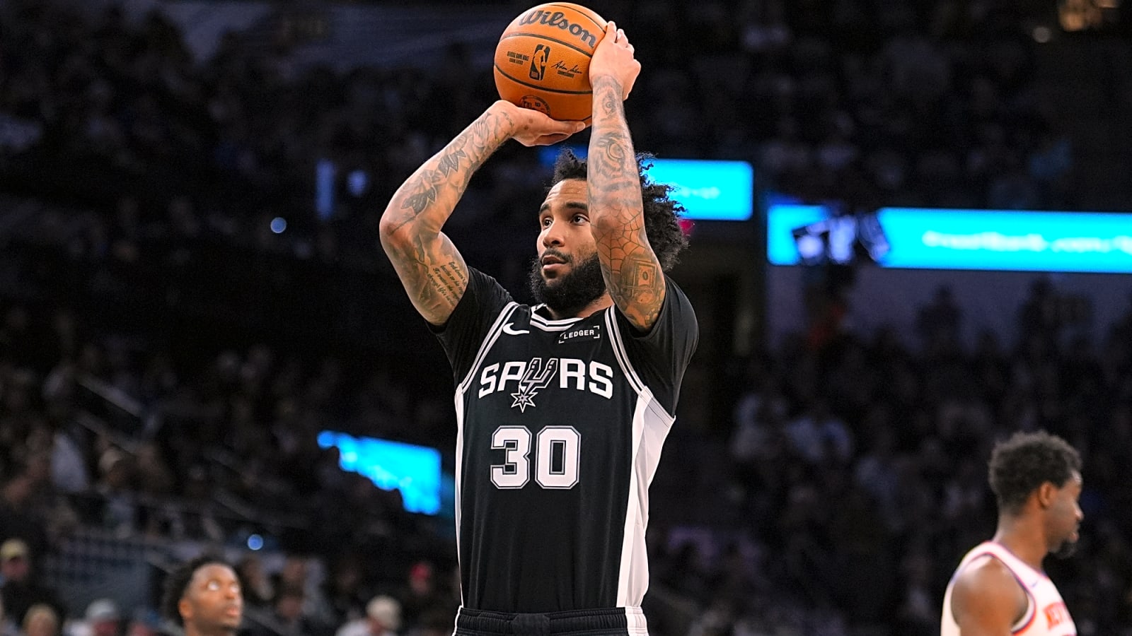 Julian Champagnie's career night helps Spurs snap losing streak