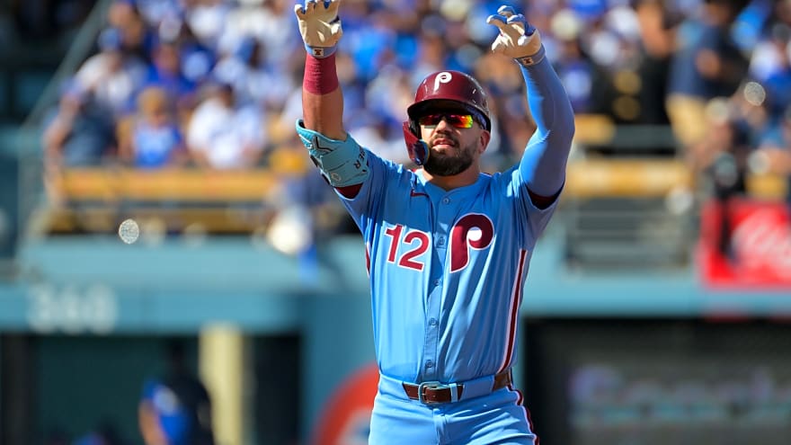 Kyle Schwarber Bets on Himself, Rejects Phillies Qualifying Offer