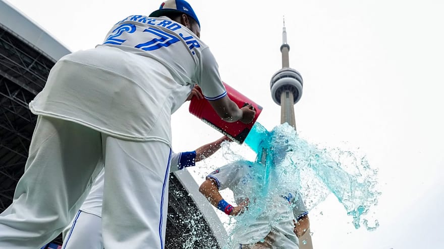 Instant Reaction: Blue Jays inch closer to playoff spot with comeback victory over Mariners