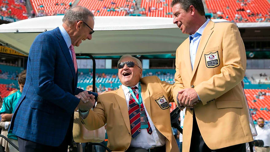 Exclusive: O.J. McDuffie Says Dolphins’ Transition From Don Shula to Jimmy Johnson Was 'Truly a Letdown'