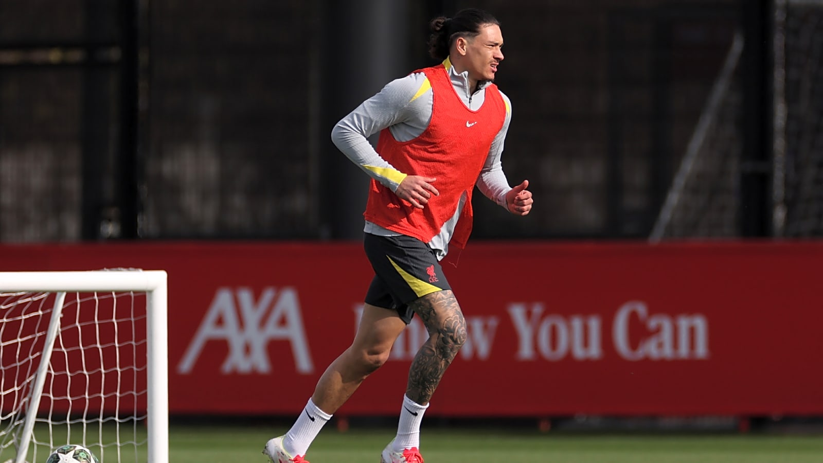 Napoli expected to turn away from Nunez as journalist backs new target – report