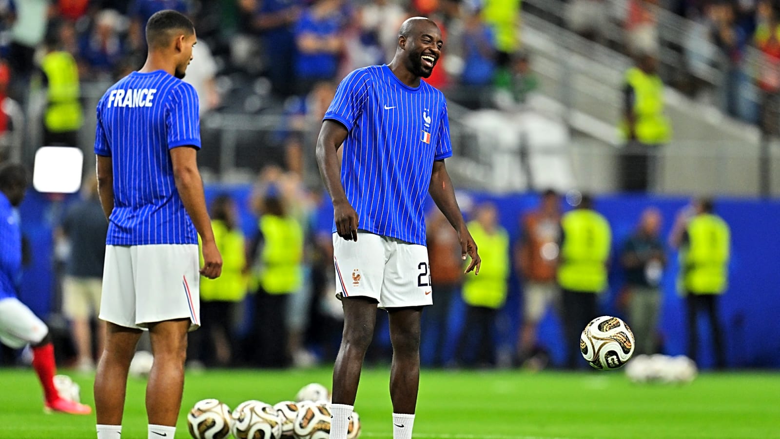 Jean-Philippe Mateta offered to Manchester United