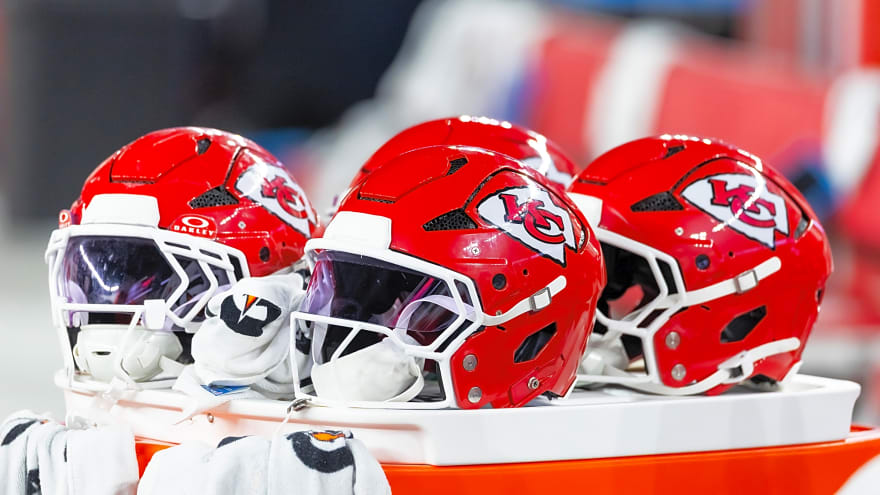 Chiefs Retain Matt House, Promote Him to Outside Linebackers Coach