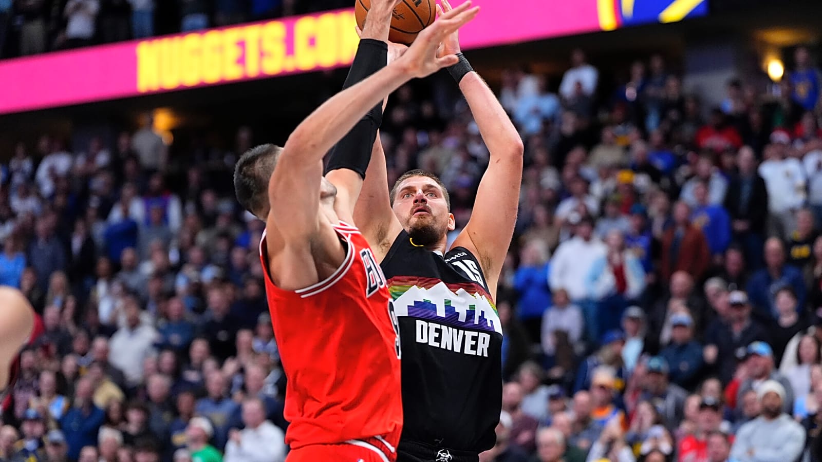 Bulls snap skid with clutch win over Nuggets