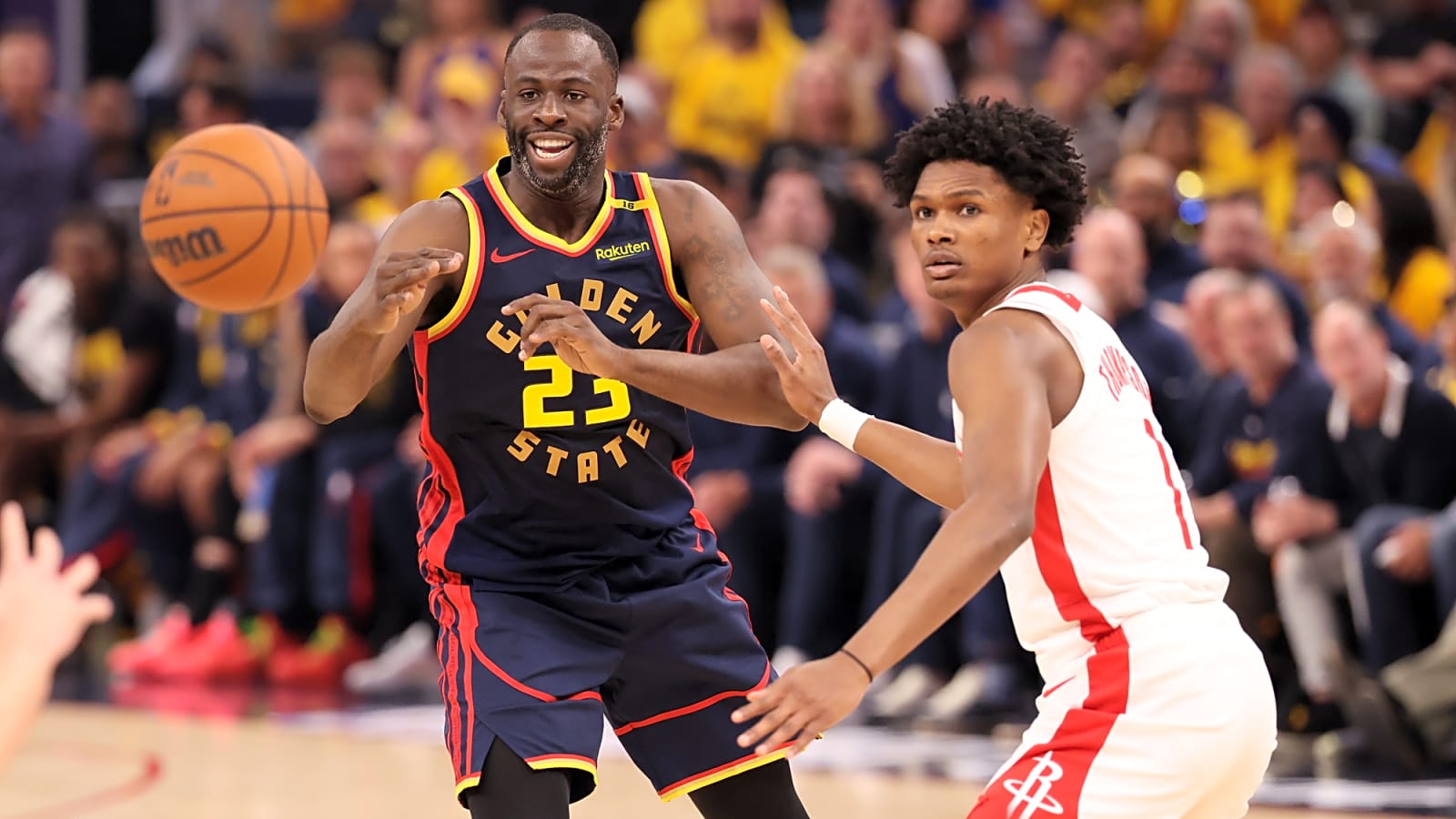 Draymond Green gets away with kick to head of Tari Eason