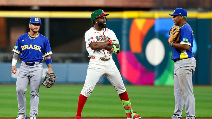 Randy Arozarena issues bizarre statement in wake of Cal Raleigh handshake incident