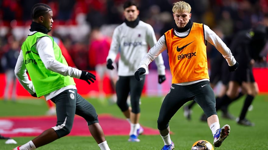 0 successful dribbles and 7 duels lost, player faces tough task to impress Rosenior after Charlton performance