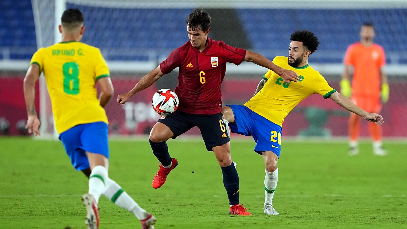 ‘He hardly ever passes’ Pundit discusses Arsenal new boy Zubimendi