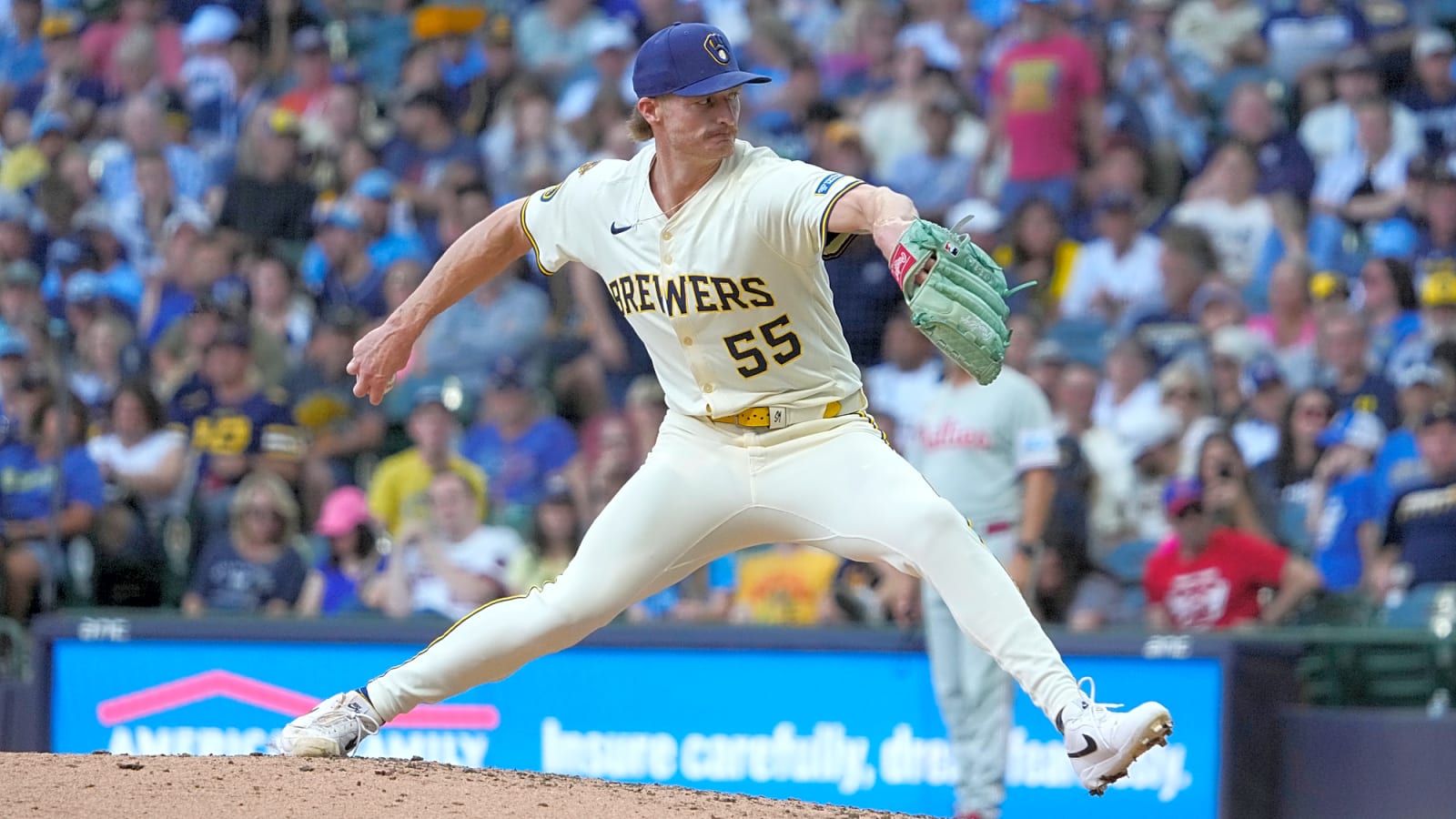Former Arizona Diamondbacks closer out for season