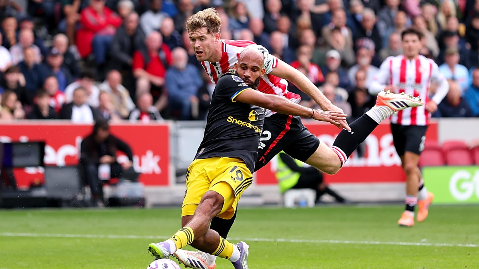 ‘Ridiculous’: Shearer fumes on behalf of Man United fans after ‘terrible’ thing he saw vs Brentford