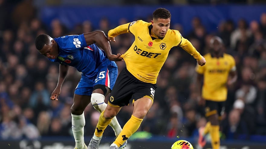 92-app Premier League midfielder keen to join Man Utd in January – But is he an upgrade on Casemiro?